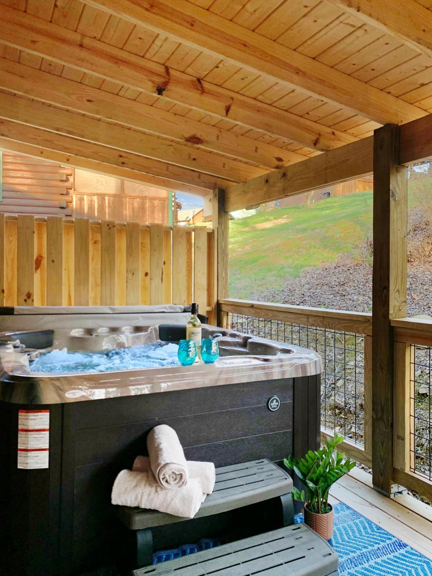 Tsaliwood Cabin Sevierville Exterior photo